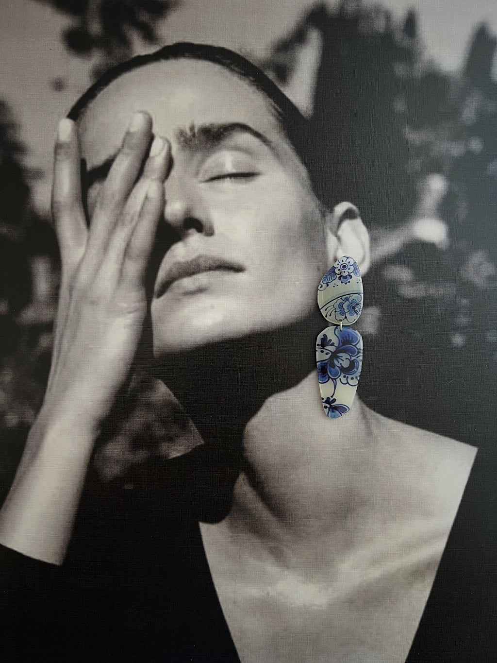 Handmade resin jewellery — Flores mismatched dangle earrings detail | Shivaani Vaishnavi