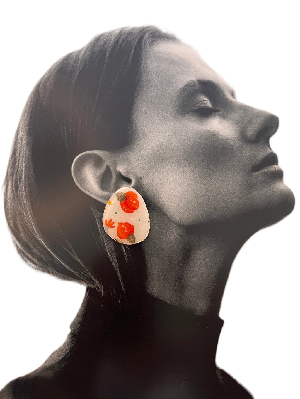 Poppy Oval Studs (Medium) x Siesta o'Clock - SHIVAANI VAISHNAVI